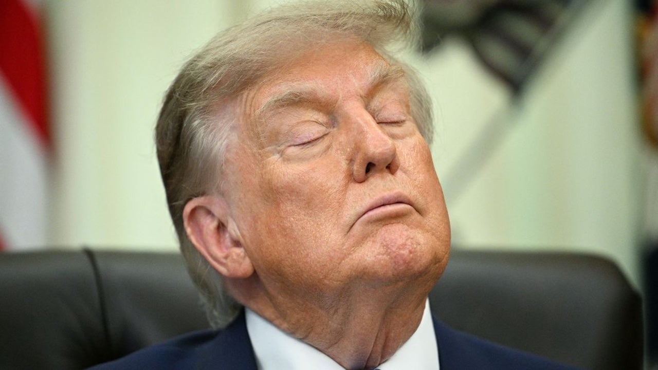 Donald Trump Torched Over Oval Office Nap During Vaccine Update: ‘Dozing Don’