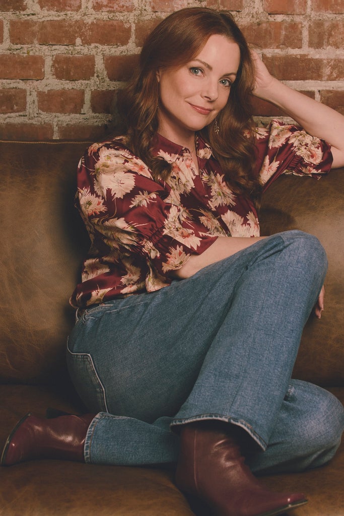 911-nashville-season-2-kimberly-williams-paisley-disney