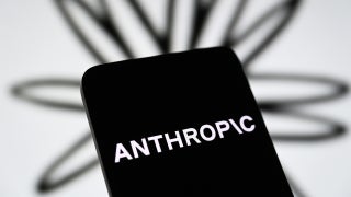 Ex-Anthropic Employee Warns AI ‘Could Kill Us All by the End of the Decade,’ Prompting Agreement From Current Staffers