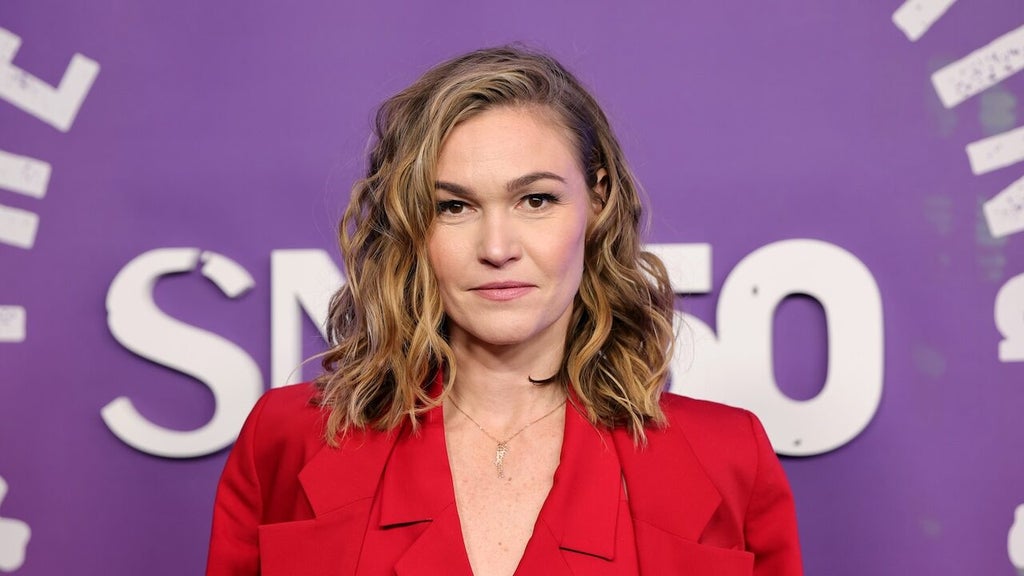 Julia-Stiles