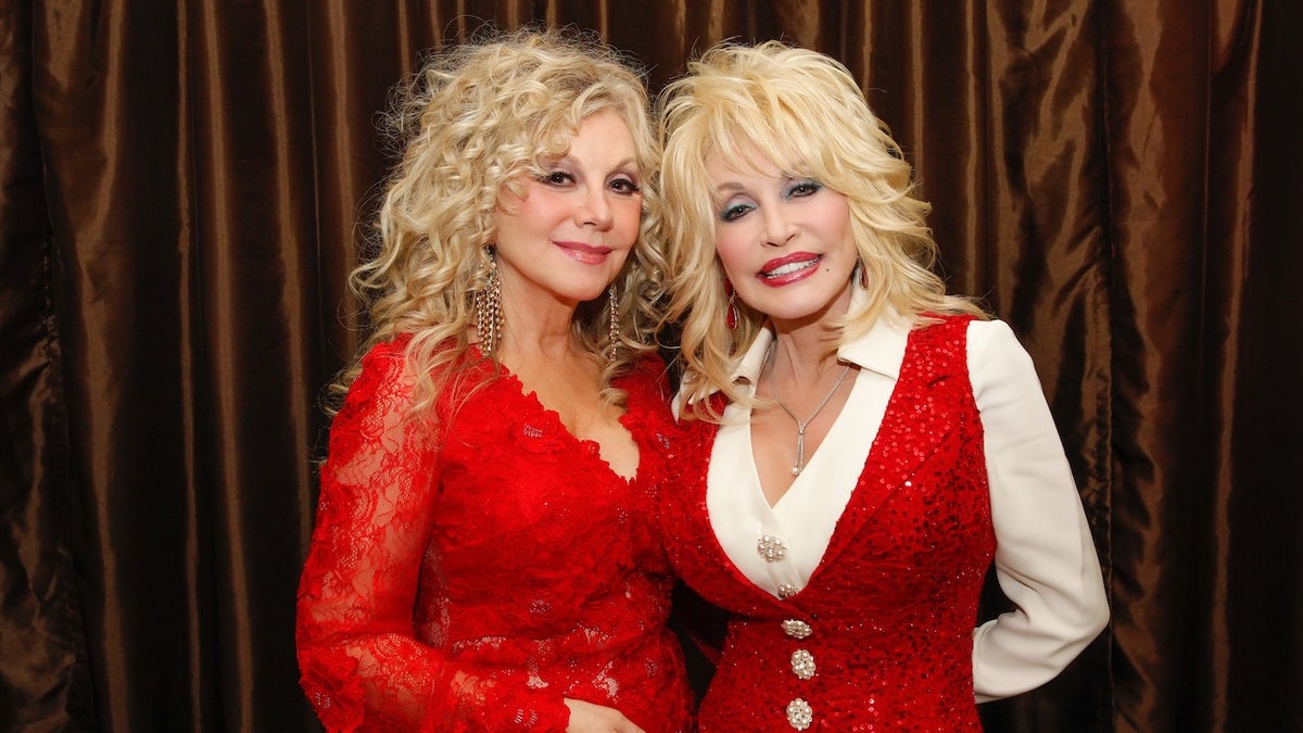 Dolly Parton’s Sister Says ‘Fake AI Garbage’ Has Been Challenging to Ignore After the Singer’s Death