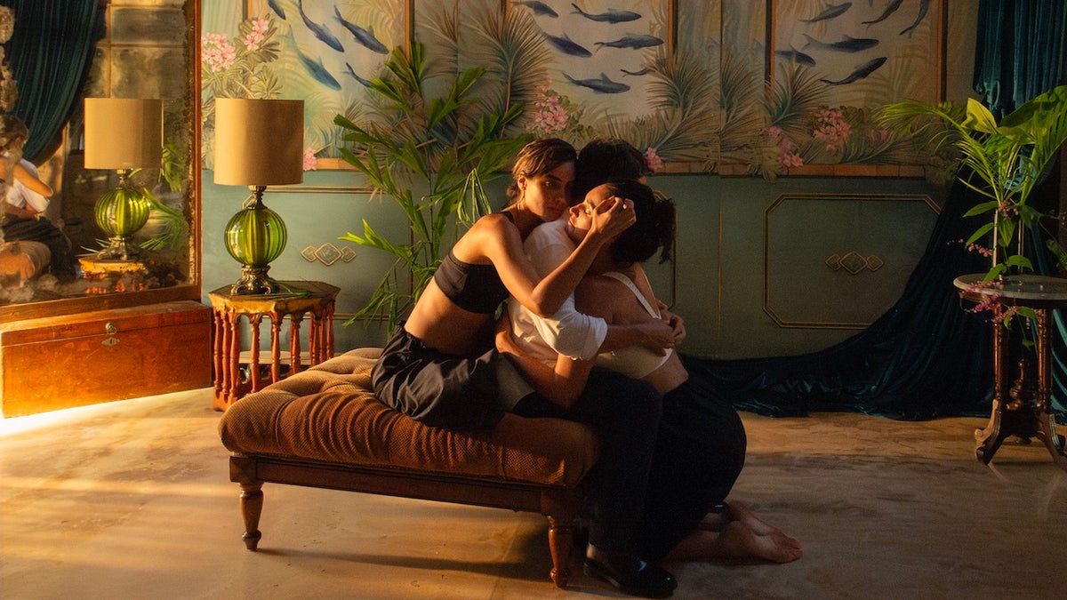 ‘Hombre al Agua’ Review: Gael Garcia Bernal Whips Up Some Messy Good Fun