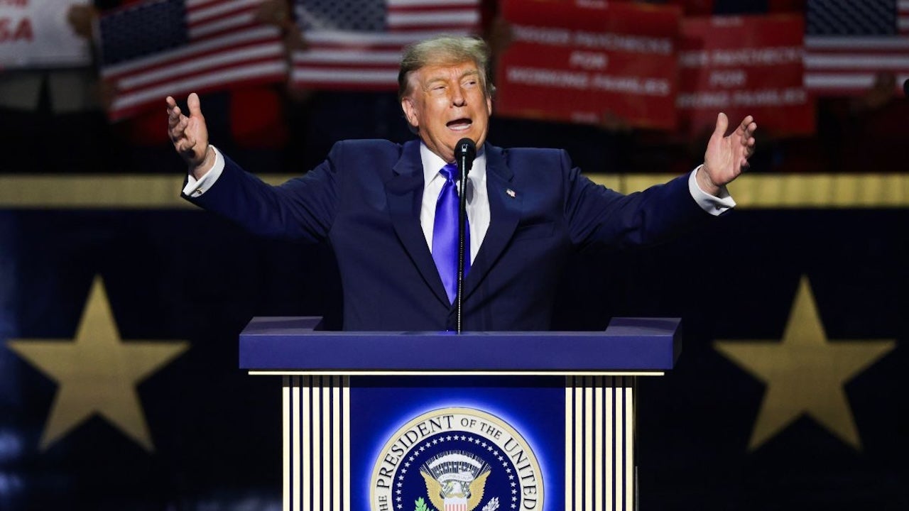 Trump Tells Midterm Voters to ‘Pretend That I’m Running’ — and Promises $5,000 if GOP Wins