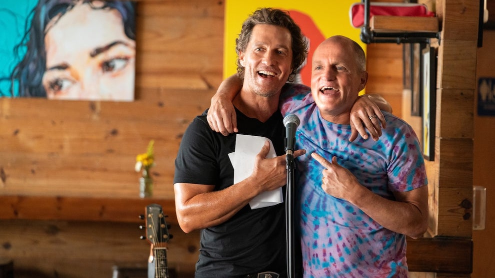 brothers-matthew-mcconaughey-woody-harrelson-mic-apple
