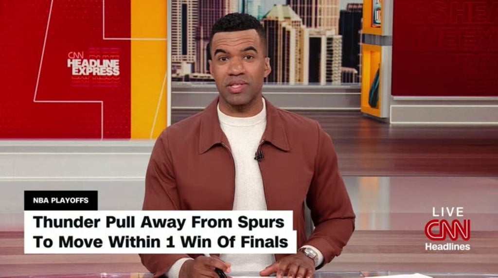 "CNN Headlines" anchor Brad Smith (Credit: CNN)