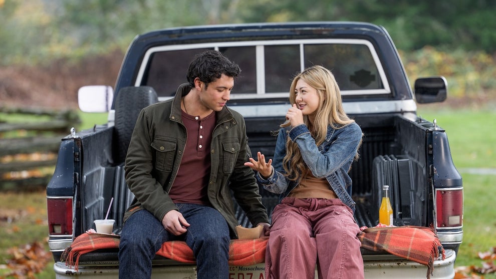 crew-girl-kyle-clark-miku-martineau-netflix