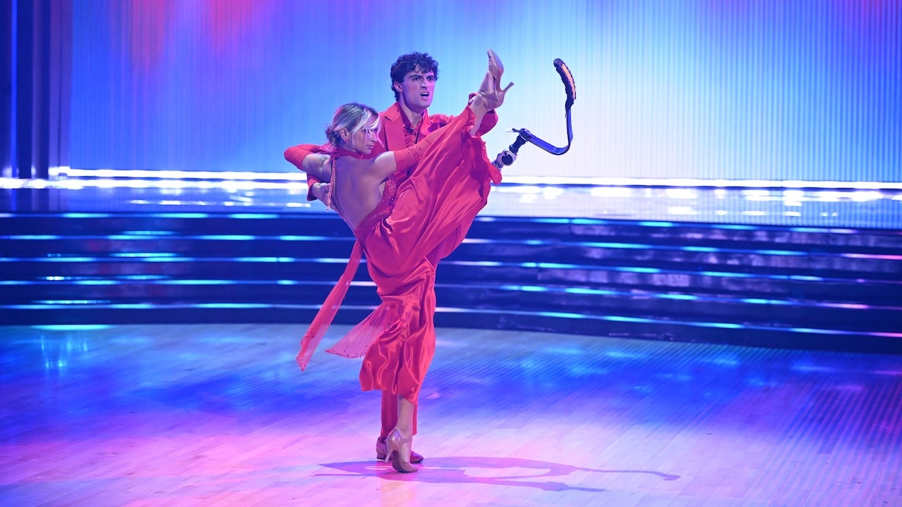 ‘DWTS’ Season 35 Premiere: Paralympian Ezra Frech Wows With Kelly Clarkson Tango