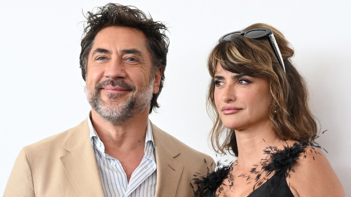 Penélope Cruz and Javier Bardem Say ‘It’s Impossible’ Not to Talk Politics After Starring in Projects Like ‘Bunker’