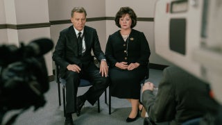 ‘The Murder of JonBenét Ramsey’ Offers First Look at Melissa McCarthy and Clive Owen for Netflix