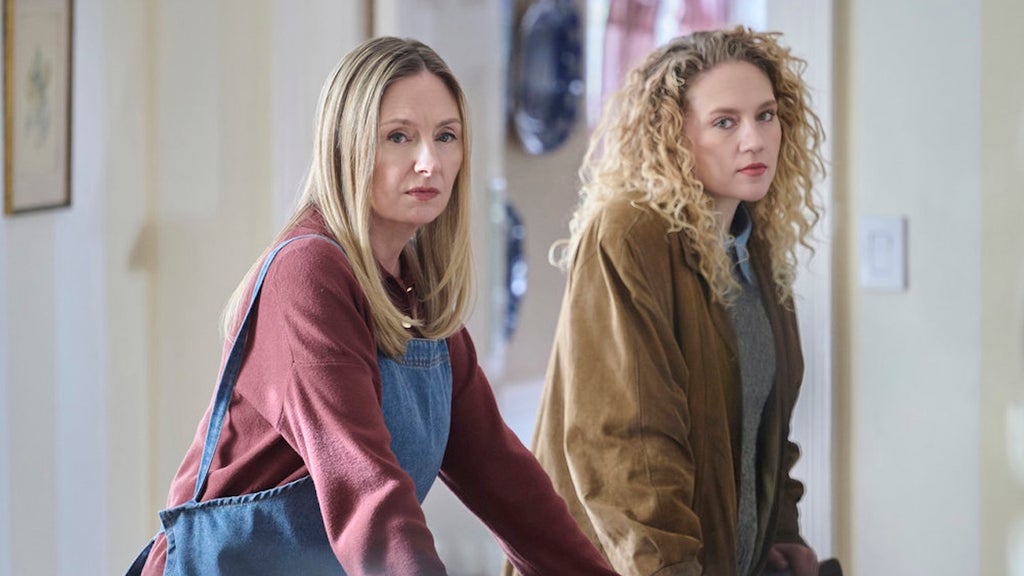 line-of-fire-hope-davis-kat-cunning-nbc