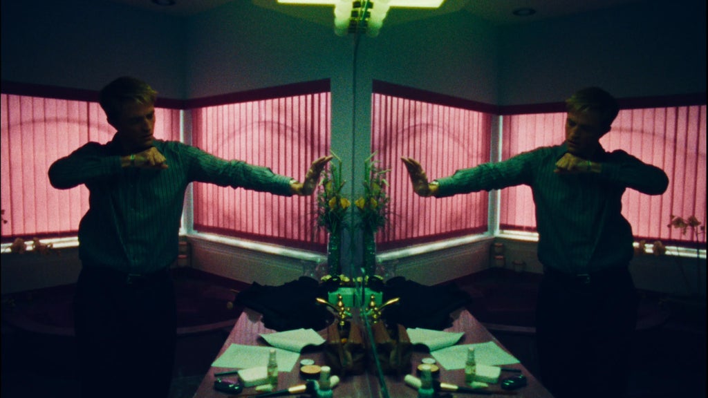 Robert Pattinson in "Primetime"