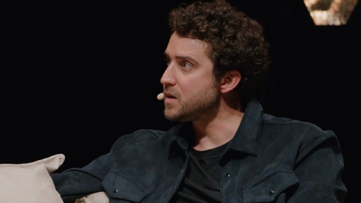 Elizabeth Holmes’ Partner Thinks ‘She Looks Insane’ in ‘You Can See Everything’ Trailer