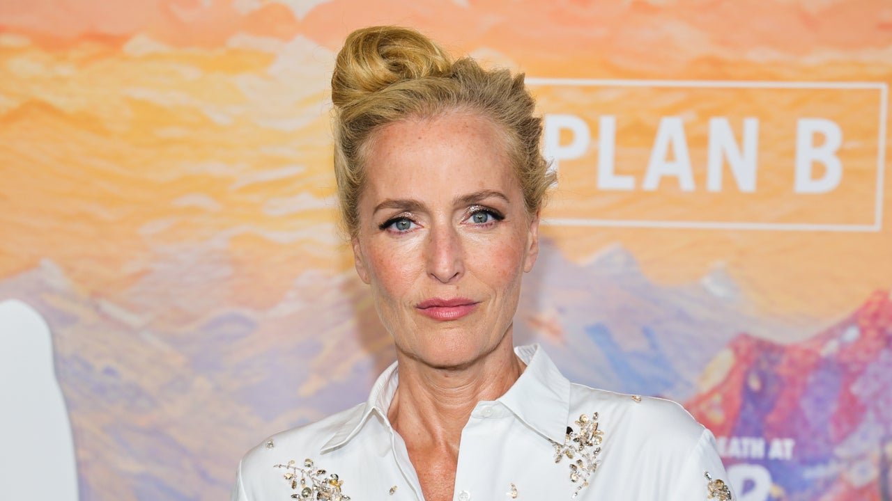 Gillian Anderson Clarifies Viral Video of Her Calling Fans ‘Distracting’: ‘I Go Back Over 20 Years’ With Them