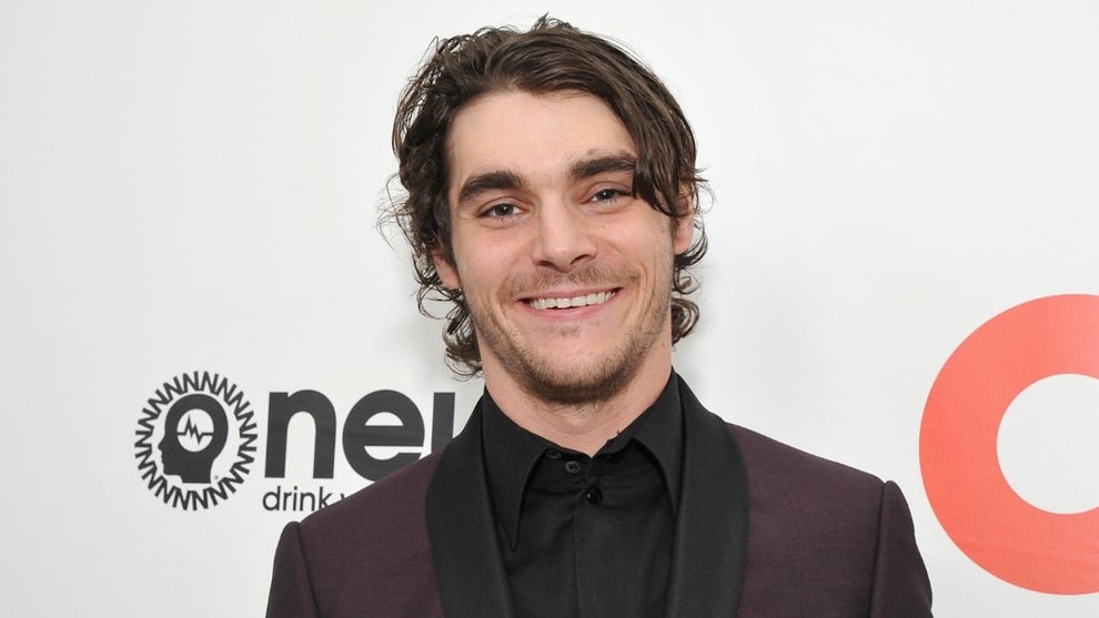 RJ Mitte attends Neuro Brands Presenting Sponsor At The Elton John AIDS Foundation's Academy Awards Viewing Party on February 09, 2020 in West Hollywood, California. (Photo by John Sciulli/Getty Images for Neuro Brands)