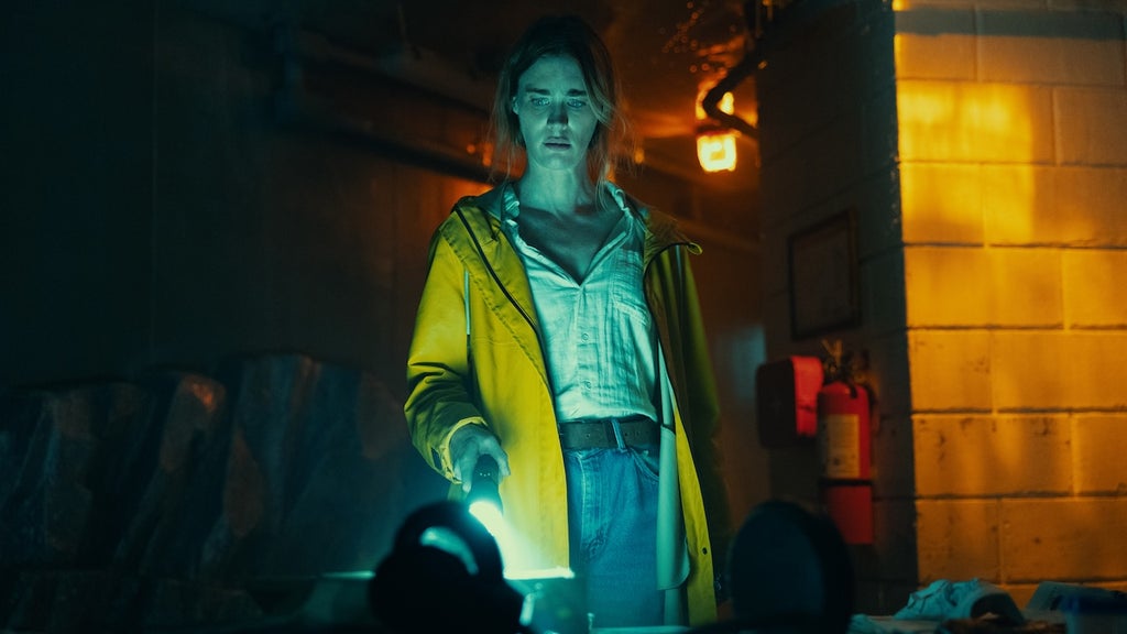 below-mackenzie-davis-netflix