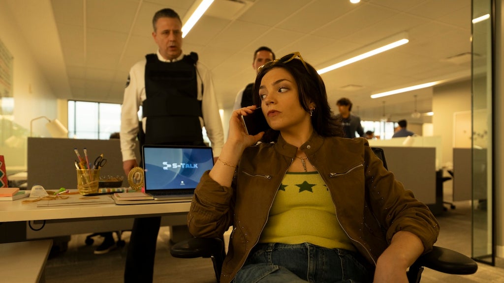 cupertino-ella-stiller-cbs