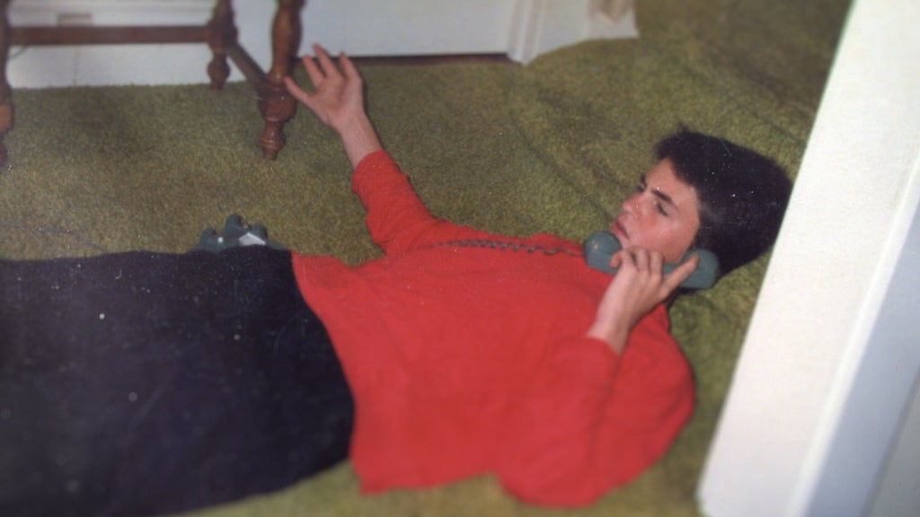 the-one-about-matthew-perry-phone-netflix