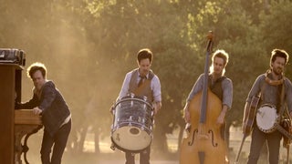Jason Sudeikis, Ed Helms Play Olde Timey Instruments in Mumford & Sons’ ‘Hopeless Wanderer’ (Video)