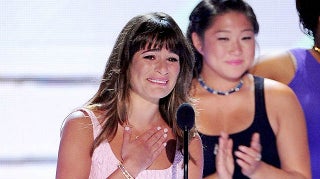 ‘Glee’ Star Lea Michele Dedicates Teen Choice Award to Cory Monteith During Emotional Tribute (Video)