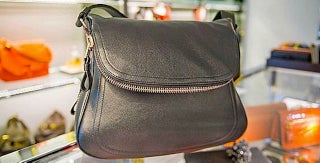 Oprah Racist Handbag Flap: Swiss Salesclerk Says Winfrey’s Lying