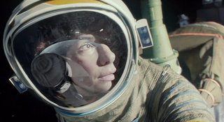 ‘Gravity’ Reviews: Critics Call Alfonso Cuaron’s Space Adventure a Masterpiece