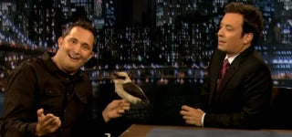‘Late Night with Jimmy Fallon’ Guest Poops on Fallon’s Desk (Video)