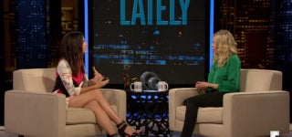 ‘The Heat’s’ Sandra Bullock, Chelsea Handler Revisit Their Naked Shower Encounter (Video)