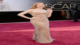 Oscars 2013: Jessica Chastain, Jennifer Lawrence, Quvenzhane Wallis Arrive on Red Carpet (Photos)
