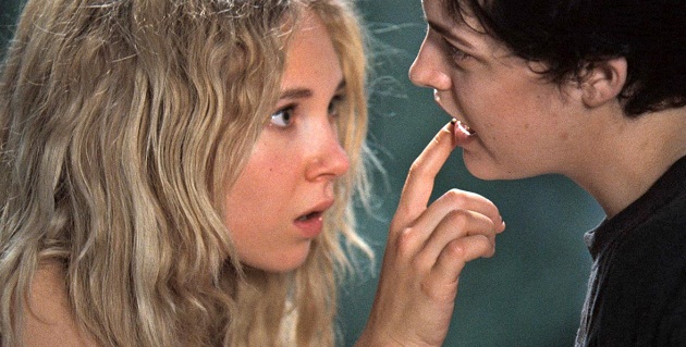 Jack and Diane Review The Worst Teen Lesbian Romance About Werewolves and Nosebleeds Youll Ever image image