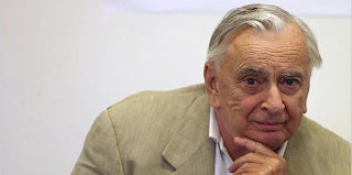 Gore Vidal, American Essayist and Literary Firebrand, Dies at 86