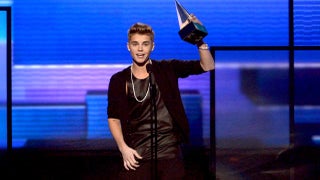 2012 American Music Awards: Full List of Winners